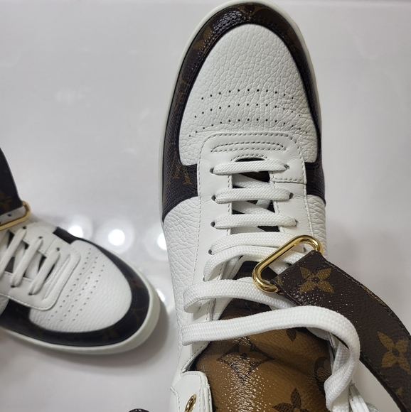 LV sneakers - Picture 3 of 5